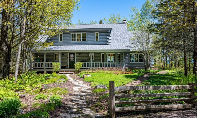 Sister Bay Cabin | Water Front Log Cabin!