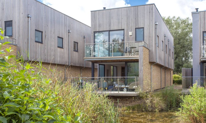 Somerford Keynes House | Water Garden 3, Lower Mill Estate 5 bed, roof terrace, sleeps 10, Spa Pool