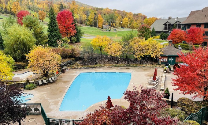 Vernon Condo | Water Park (Next Door) Pool Hot Tubs Sauna Gym Deck Stunning Mountain Views #316