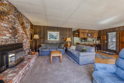 Sierra Cedars House | Water's Edge Retreat
