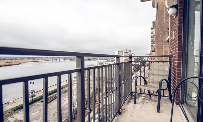 Downtown Wilmington Apartment | Water Street Retreat 14