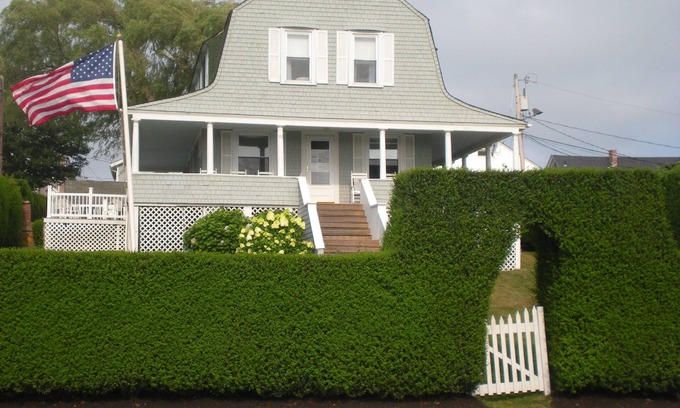 Newport House | Water View 6-Bedroom Colonial, Hedgegate of Newport, nPerfect for Large Groupsn