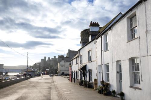Conwy House | Water View Cottage, Conwy
