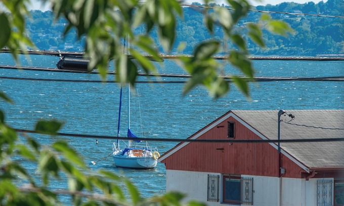 Portsmouth House | Water Views from nearly Every Room! 3BR 3BA Luxury in Portsmouth RI