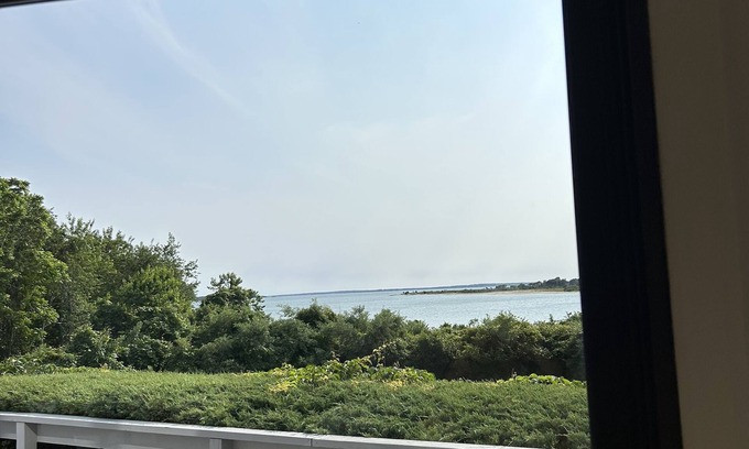 Shorewood House | Water views, paradise for a month on lovely shelter island for July