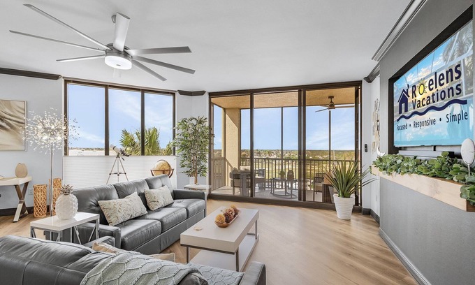 Cape Harbour Condo | Water Views, Shopping, Dining and More! - Condo Sea Renity- Roelens Vacations