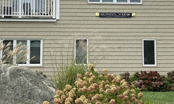 Groton Long Point House | Water views, work/live, 5BD/2.5BA, Pets Welcome in Groton long Point!