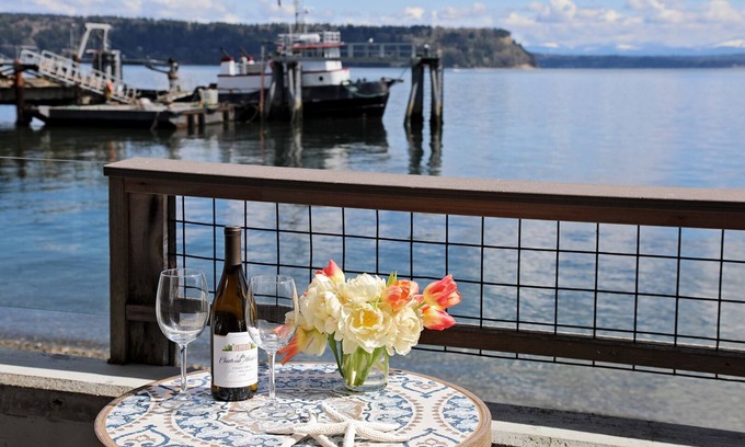 Langley Condo | Waterfront 1 bedroom condo - private deck offering spectacular views