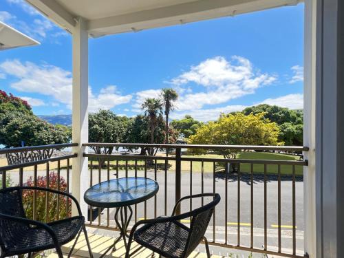 Akaroa Apartment | Waterfront 2-Bedroom Harbour View Apartment