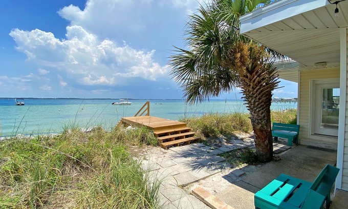 Villa Primera House | Waterfront 3 Bed/2 Bath Pet Friendly Home with gorgeous views!