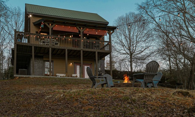 Cleveland House | Waterfront 3rd Night FREE w 2 Night Stay thru June-Close to Helen & Wineries