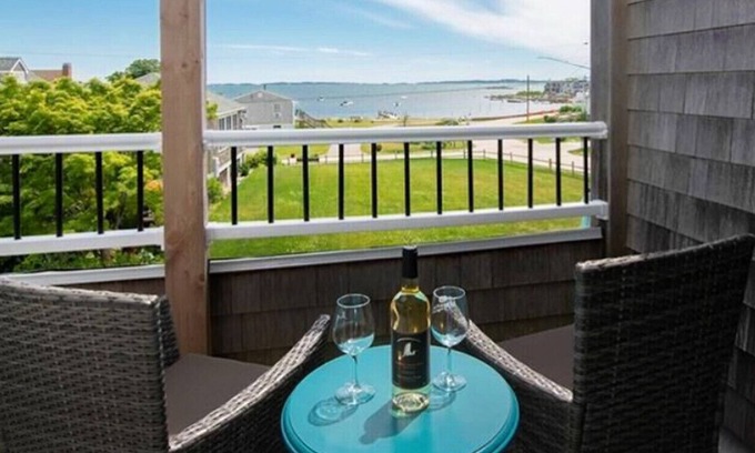 Lords Point House | Waterfront 4 bed, 3 full bath house w/ocean views & seaside activities
