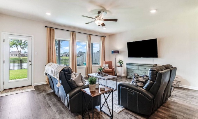 Lafayette House | Waterfront,4bedroom,2bath,King Bed,separate shower