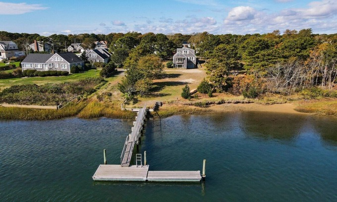 West Harwich House | Waterfront 4BR, AC, Private Beach, Private Deep Water Dock, Kayaks, Fire Pit