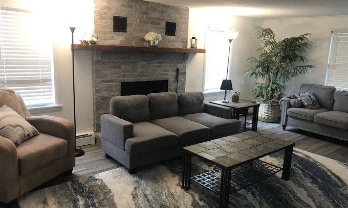 Camp Ellis House | Waterfront 5BR/3 bath in Camp Ellis!