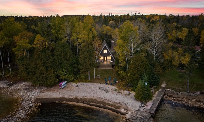 Ellison Bay Cabin | Waterfront A-frame: Vintage Charm, Modern Comfort
