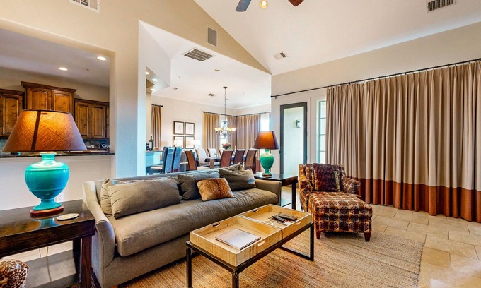 Lakeway Condo | Waterfront All-Suite w/Private Balcony – On-Site Dining, Spa & Marina
