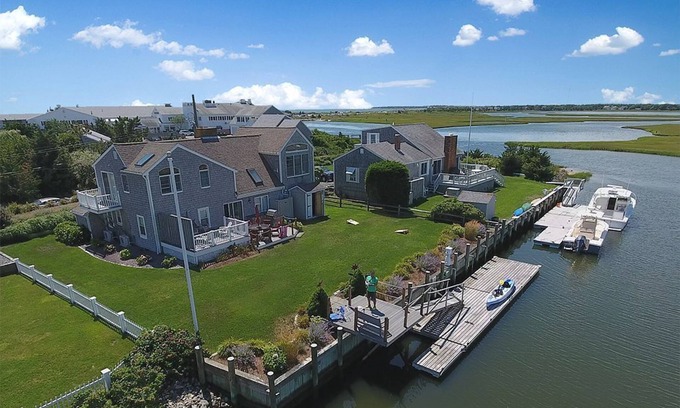 South Yarmouth House | Waterfront and Beach! Private Dock to Kayak, Fish or Boat the Cape and Islands!