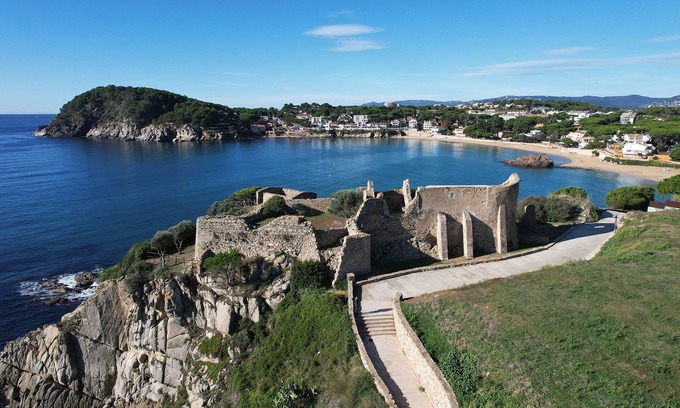 Palamos Apartment | Waterfront apartment, 50 meters from the beach