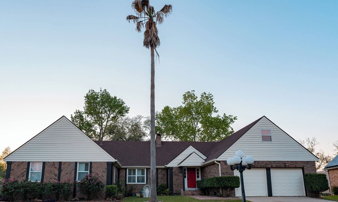 Slidell House | Waterfront! Artlive Residence.