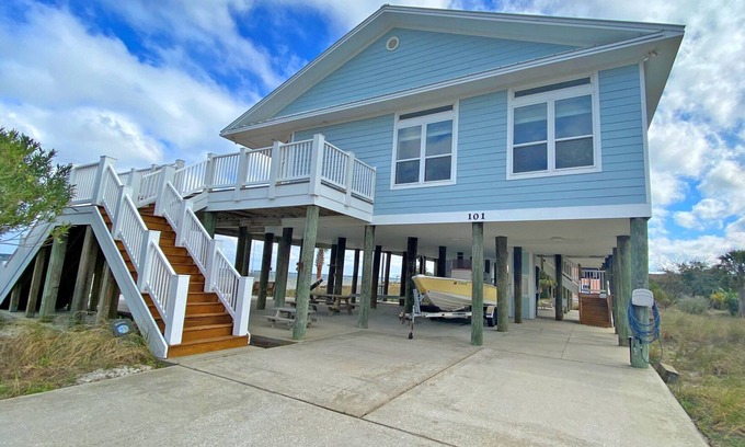 Villa Segunda House | Waterfront Beauty! Perfect for gathering family and friends together!