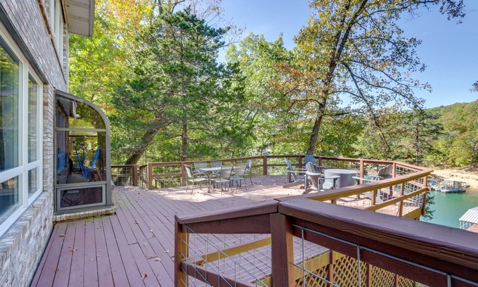 Sylvan Shores Apartment | Waterfront Beaver Lake Apt w/Deck