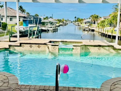 Pelican House | Waterfront Bliss Retreat Sailboat Access and Heated Pool