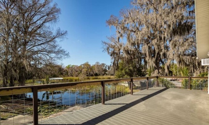 Leesburg Apartment | Waterfront, Boat Launch, King Bed w/en suite bath