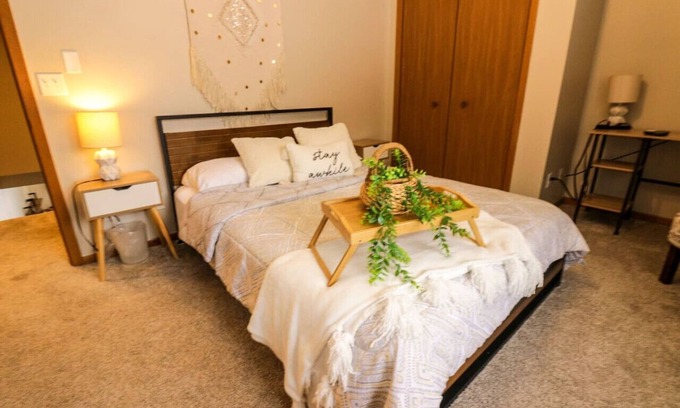 Lake Delton Condo | Waterfront Boho Retreat