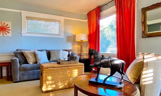 Vallejo House | Waterfront Boutique Bungalow 3 Walk to Ferry to San Francisco Free WIFI Parking