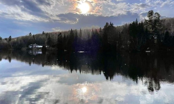 Sainte-Ann-des-Lacs Cottage | Waterfront 2BR + 1 Bath Chalet Le 137