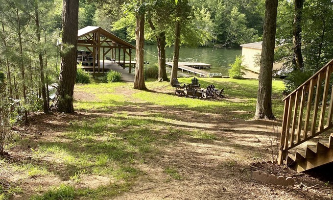 Guntersville Cabin | Waterfront Cabin! Fisherman’s Paradise! Pet Friendly! Slew on Main Channel!