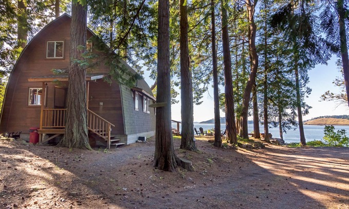 Roche Harbor Cabin | Waterfront Cabin near Roche Harbor! (Elephant House)