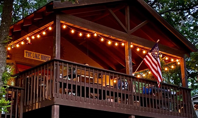 Eucha House | Waterfront Cabin w/Decks Galore on Grand Lake O' the Cherokees