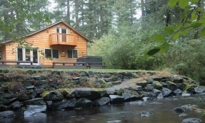 Paradise Estates Cabin | Waterfront cabin w/hot tub, fireplace, WiFi, pool table & BBQ. Family-friendly.