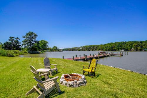 Cambridge House | Waterfront Cambridge Home Pool and Dock!