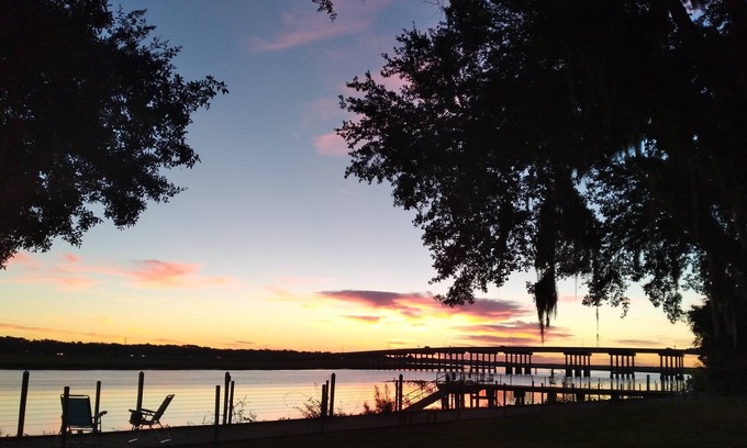 Beaufort Condo | Waterfront Condo Conveniently Located to MCRD Beaufort and Port Royal