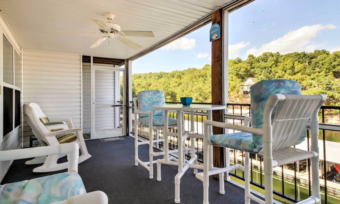 Lakeland Condo | Waterfront Condo on Lake Ozark w/ Boat Slip & Pool