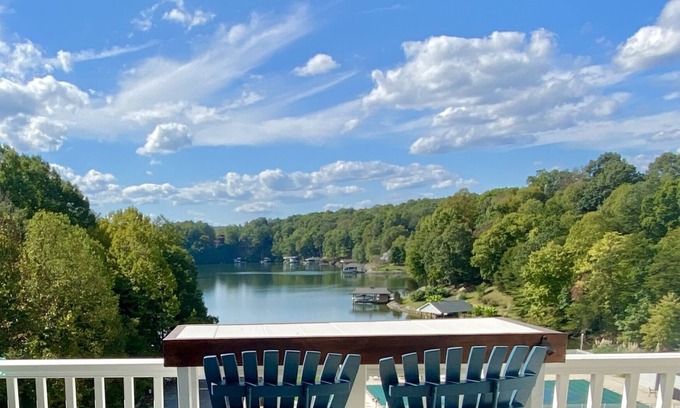 North Shore Condo | Waterfront Condo!