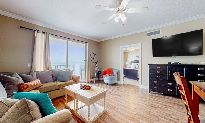 Ono Island Condo | Waterfront condo with on-site pool, private balcony, AC, & W/D