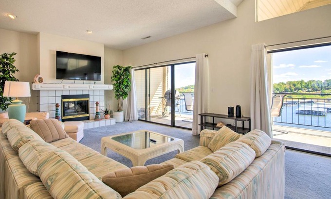 Lake Ozark Apartment | Waterfront Condo with Resort Perks in Lake Ozark!