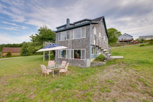 Marlboro House | Waterfront Cottage - 17 Mi to Acadia Ntnl Pk!