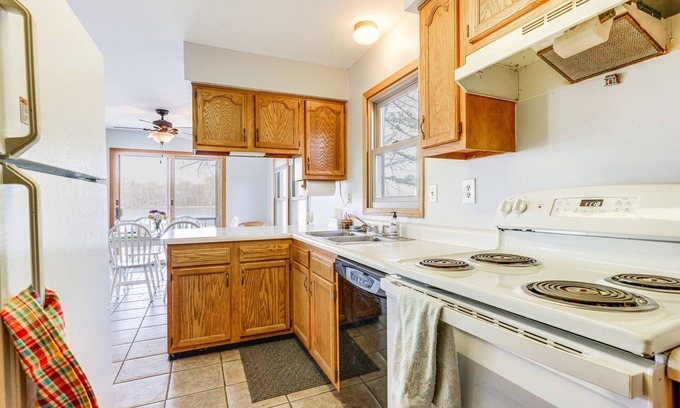 Coldwater Cottage | Waterfront Cottage w/Dock on Dragon Lake!