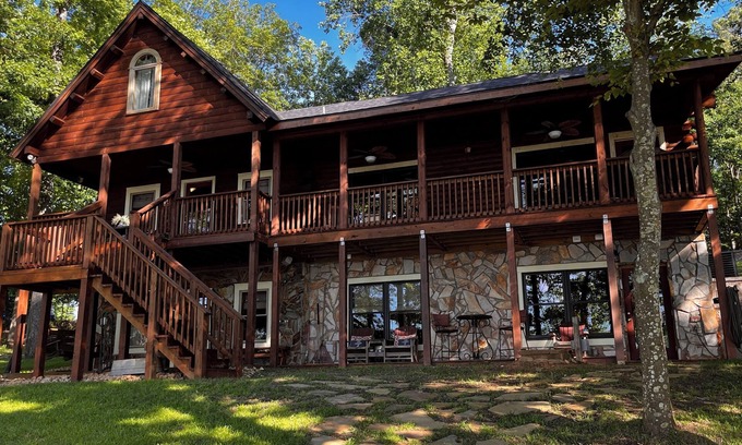 Leesville Cabin | Waterfront Cozy Log Cabin Lake House - The Sunset Cabin