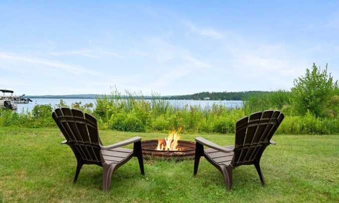 Alanson House | Waterfront Crooked Lake Getaway