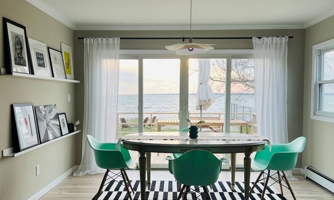 Shirley House | Waterfront designer retreat | Stunning Sunsets! 5 minutes to the beach!