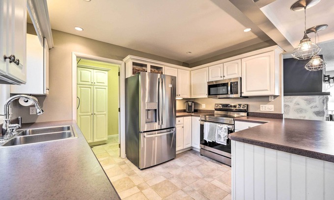 Dewittville Condo | Waterfront Dewittville Condo w/ Furnished Balcony!