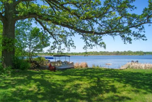 Maple Grove House | Waterfront Eagle Lake Home with Yard and Deck
