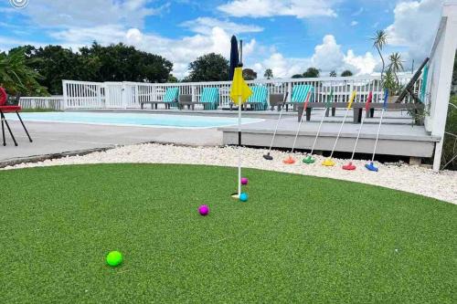 Tampa Shores Apartment | Waterfront Escape 5Bed, 3Bath, Heated Pool