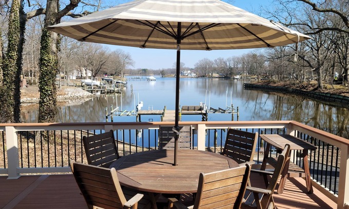 Queenstown House | Waterfront escape Wye